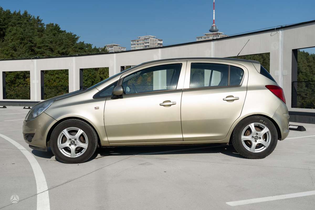 Opel Corsa, 1.2 l., Хэтчбек