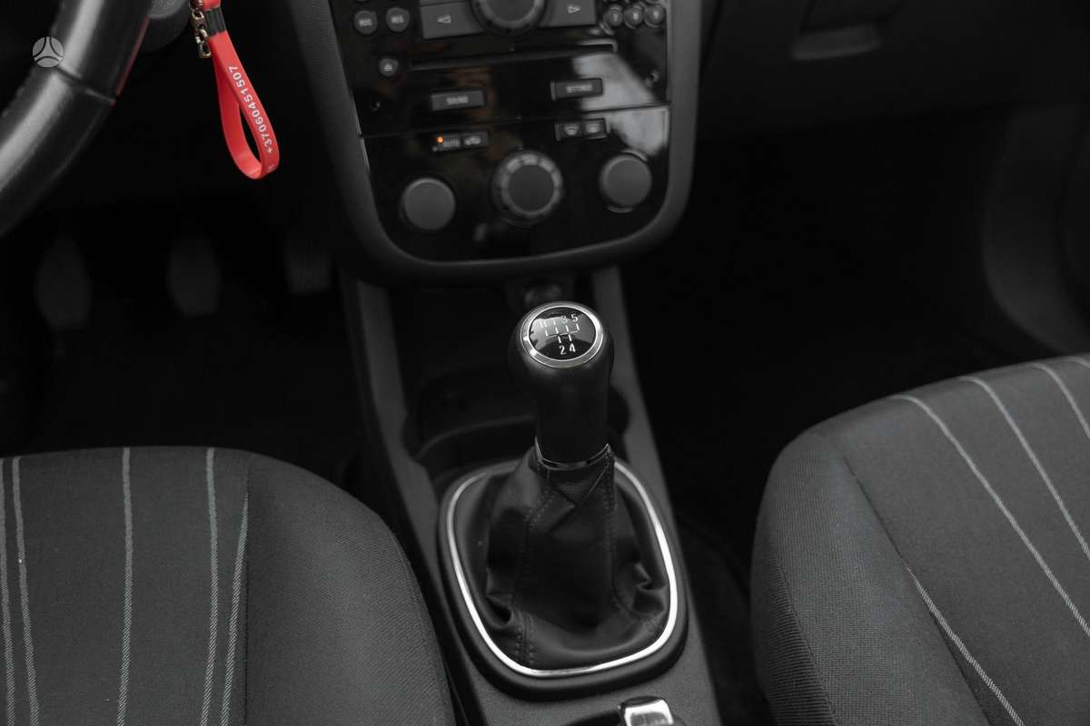 Opel Corsa, 1.2 l., Хэтчбек