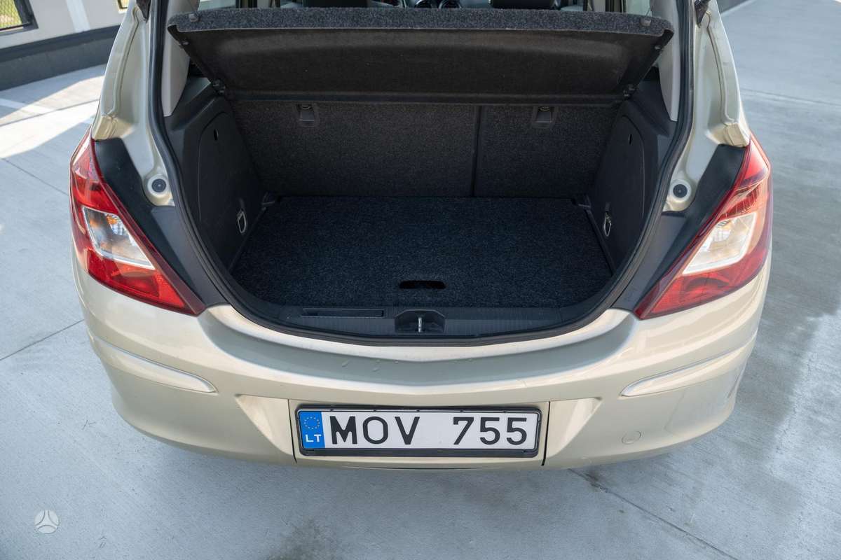 Opel Corsa, 1.2 l., Хэтчбек