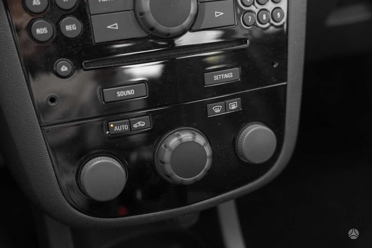 Opel Corsa, 1.2 l., Хэтчбек