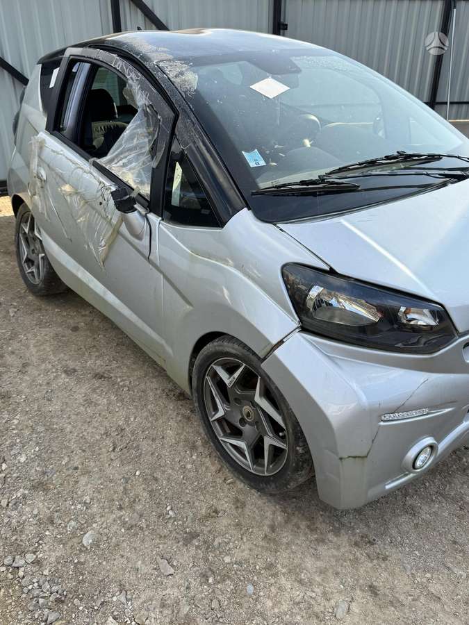 Ligier JS50, Седан
