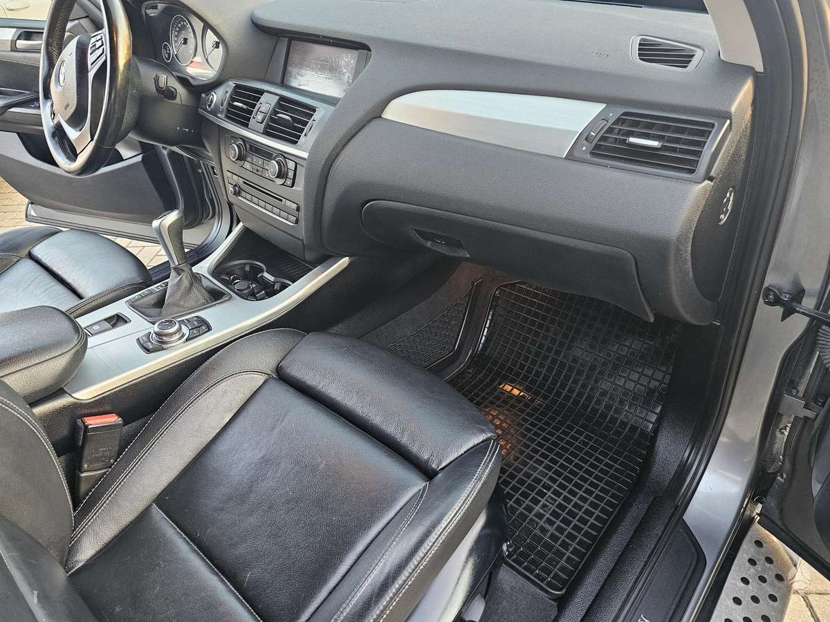 BMW X3, 2.0 l., hatchback