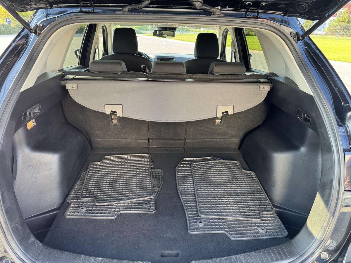 Mazda CX-5, 2.2 l., off-road / crossover