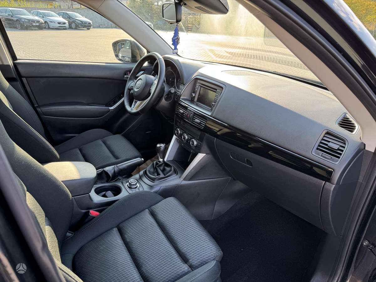 Mazda CX-5, 2.2 l., off-road / crossover