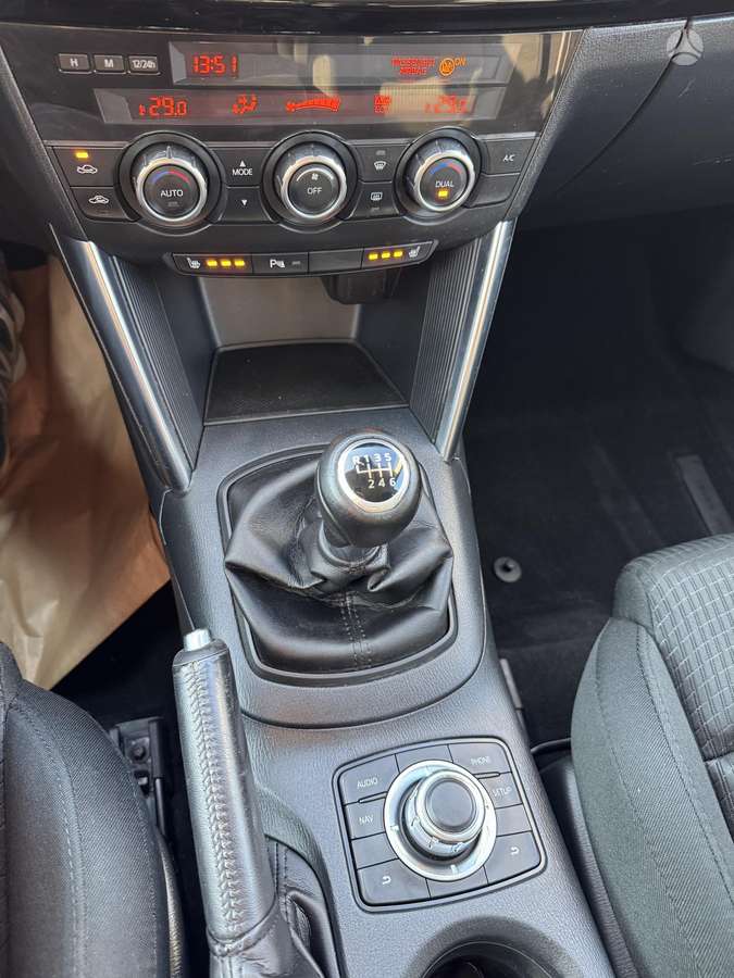 Mazda CX-5, 2.2 l., off-road / crossover