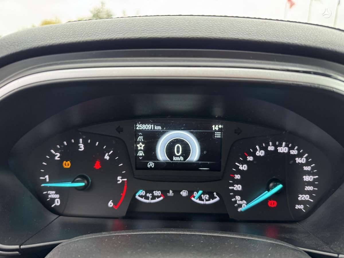 Ford Focus, 1.5 l., Хэтчбек