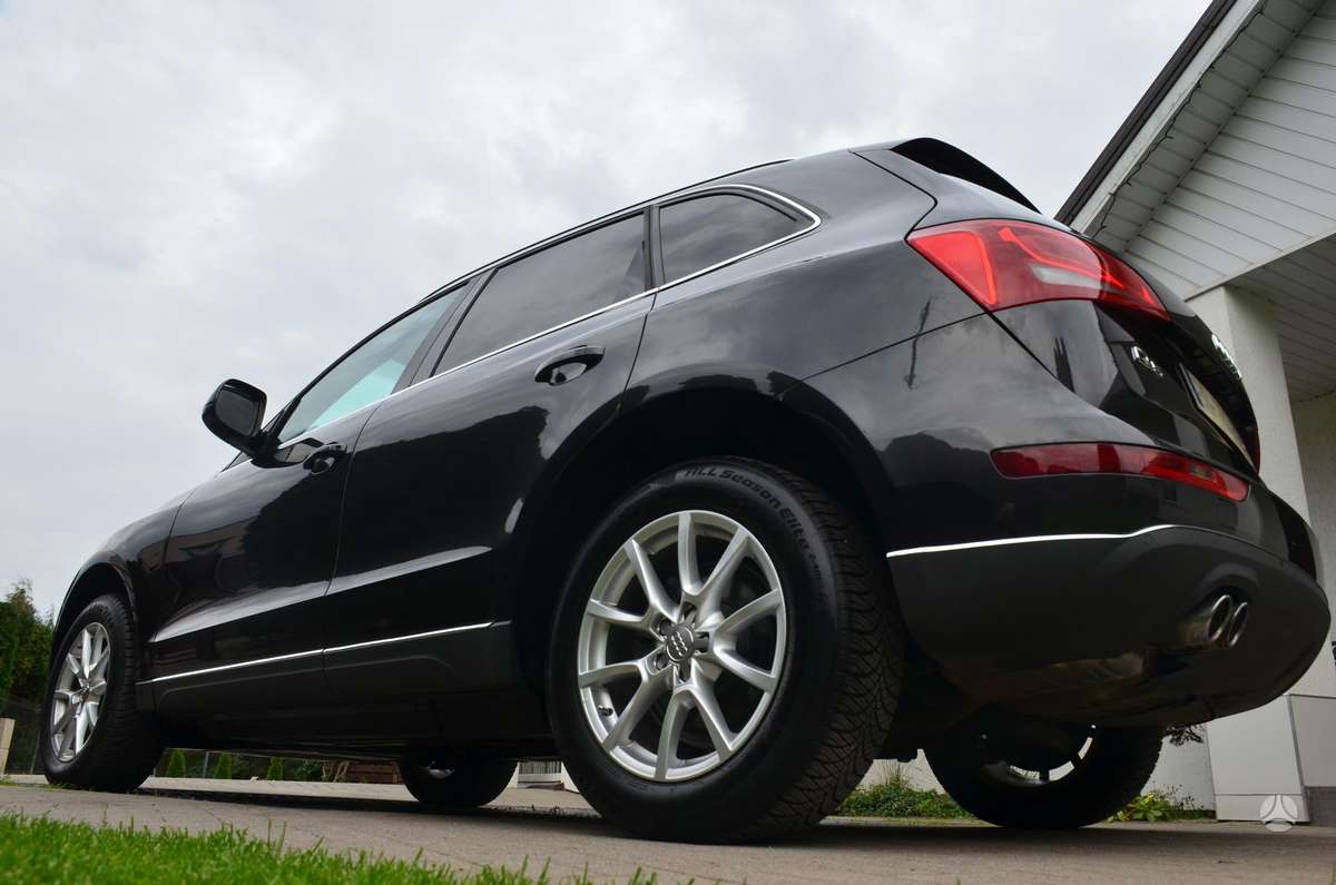 Audi Q5, 2.0 l., off-road / crossover