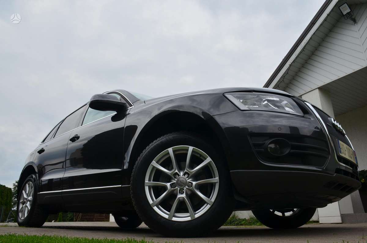 Audi Q5, 2.0 l., off-road / crossover