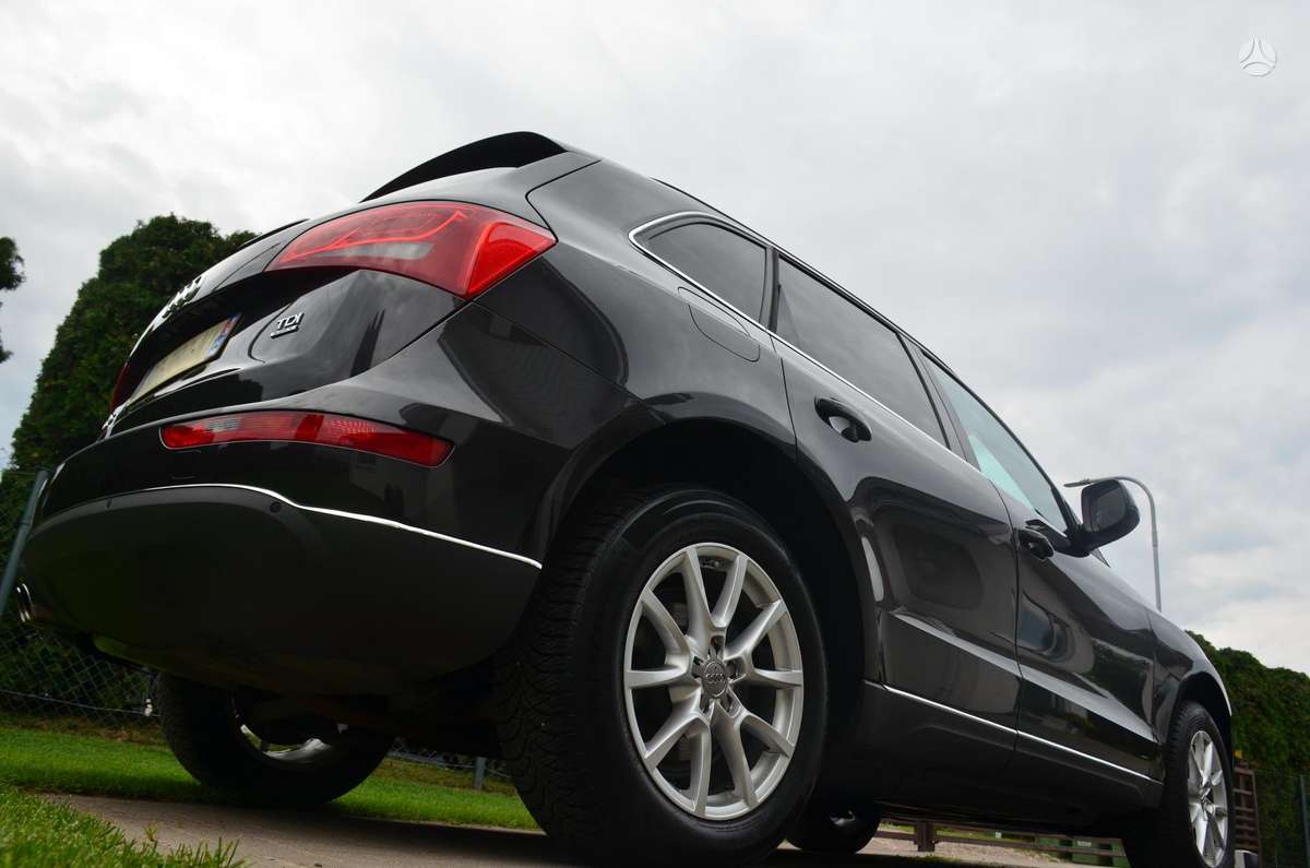 Audi Q5, 2.0 l., off-road / crossover