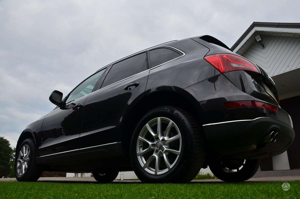 Audi Q5, 2.0 l., off-road / crossover