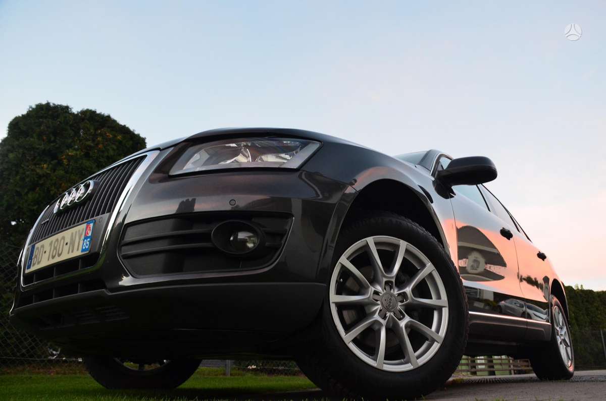 Audi Q5, 2.0 l., off-road / crossover