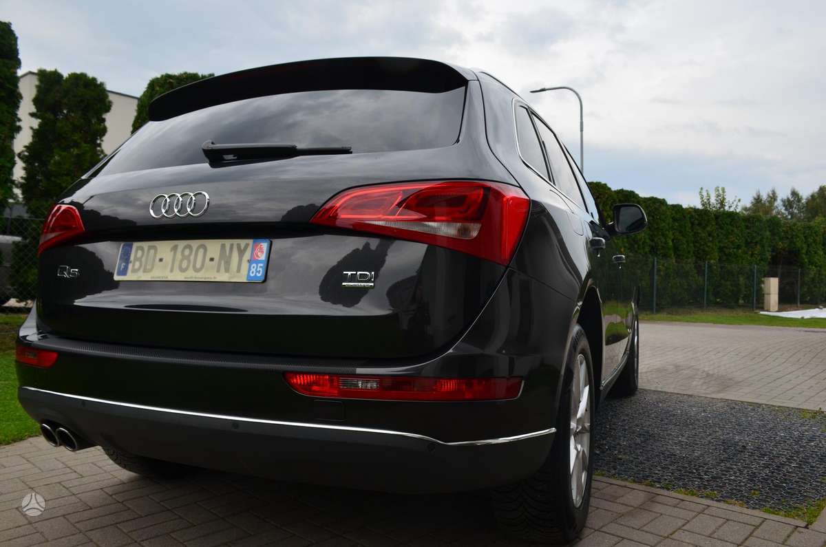 Audi Q5, 2.0 l., off-road / crossover