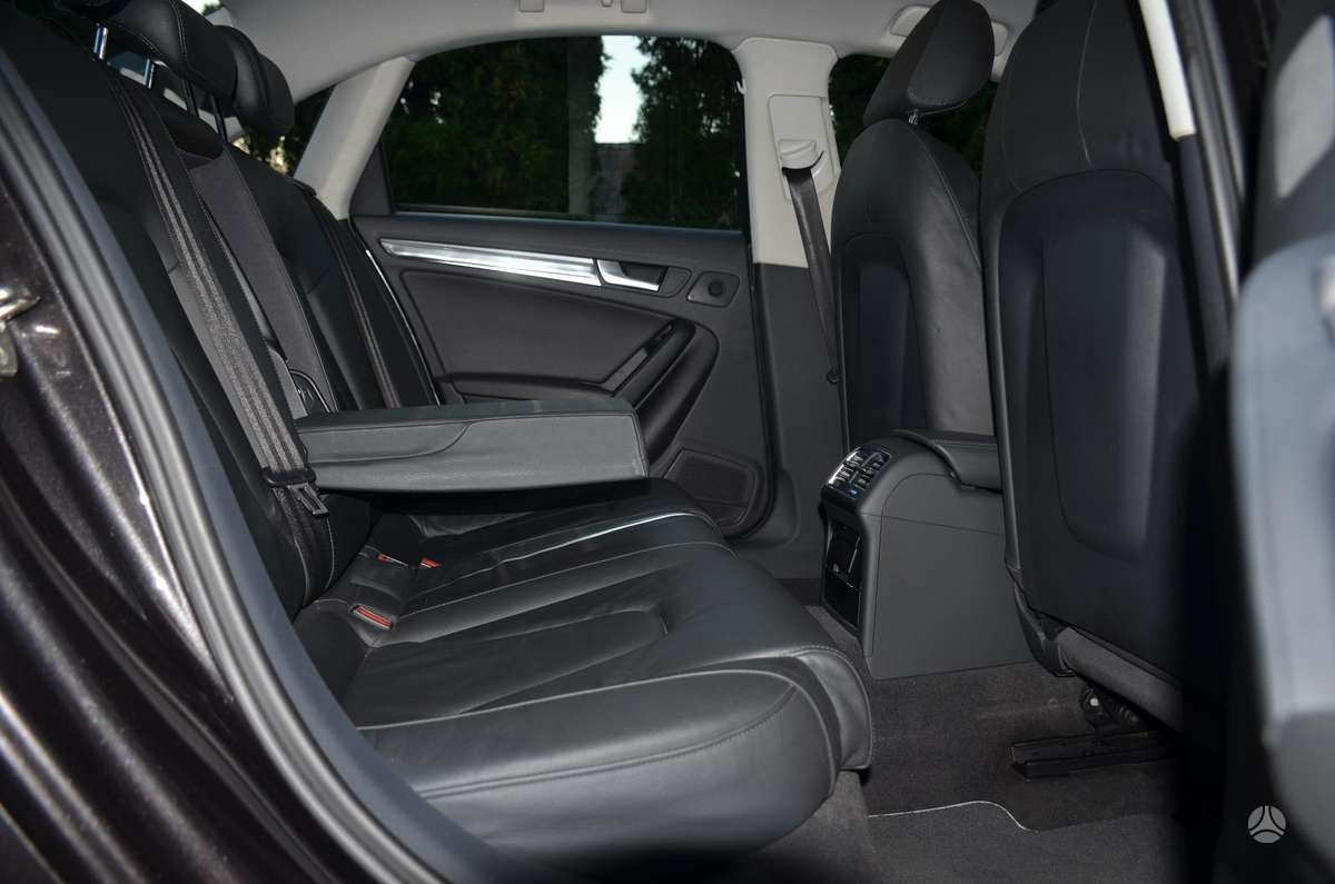 Audi Q5, 2.0 l., off-road / crossover
