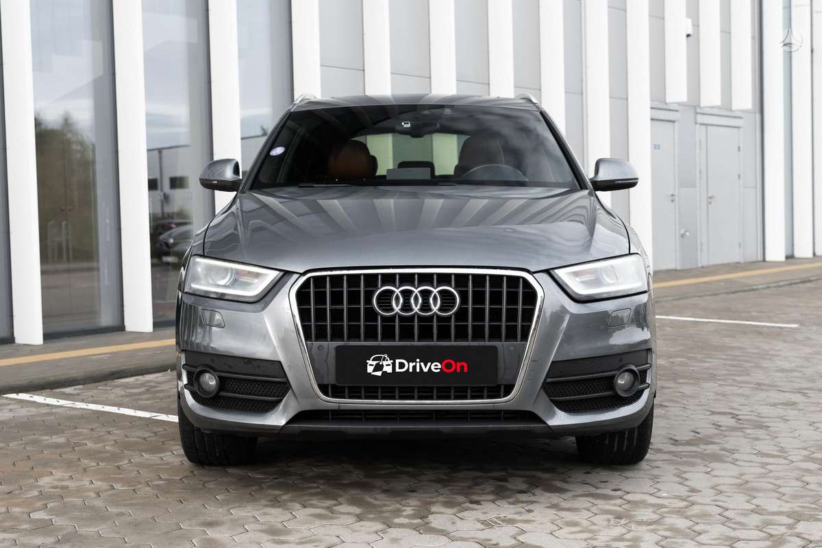 Audi Q3, 2.0 l., off-road / crossover