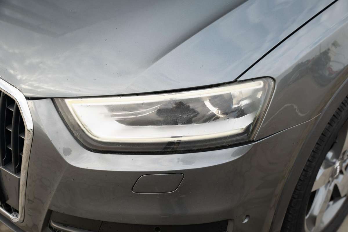 Audi Q3, 2.0 l., off-road / crossover