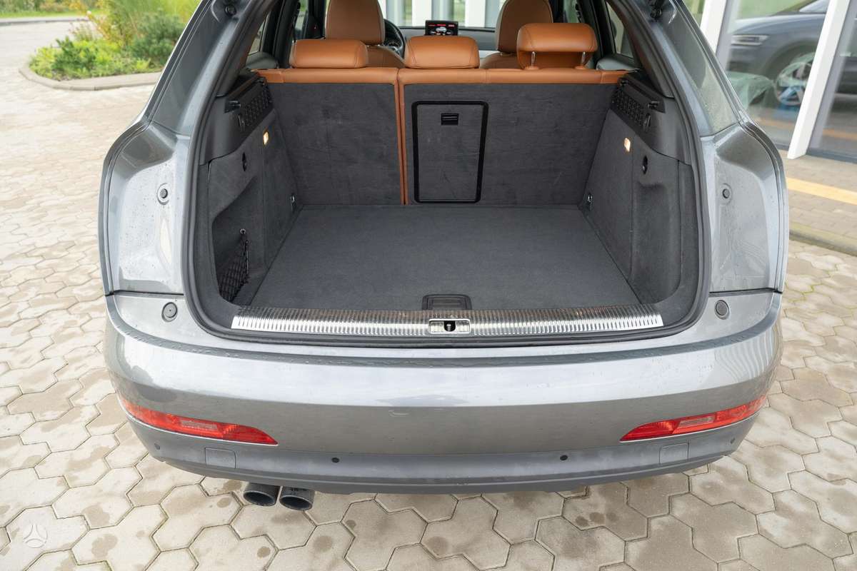 Audi Q3, 2.0 l., Внедорожник / Кроссовер