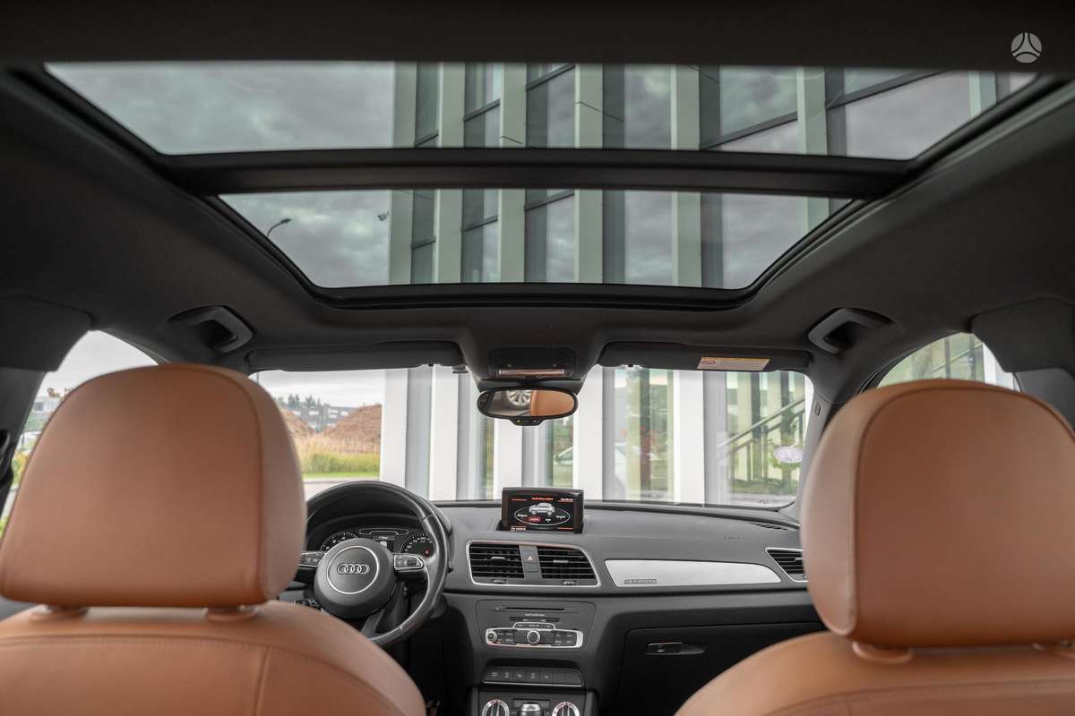 Audi Q3, 2.0 l., Внедорожник / Кроссовер