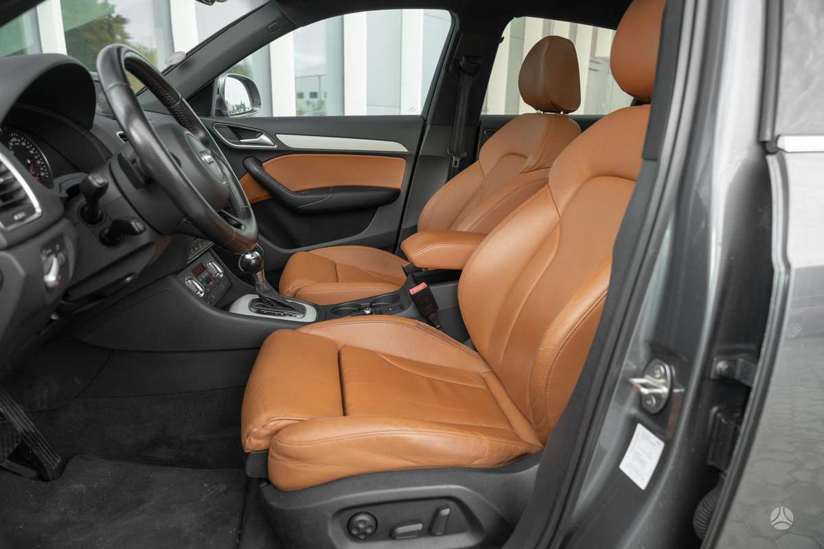 Audi Q3, 2.0 l., Внедорожник / Кроссовер