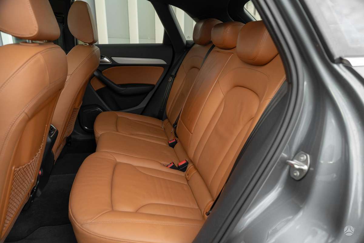 Audi Q3, 2.0 l., Внедорожник / Кроссовер