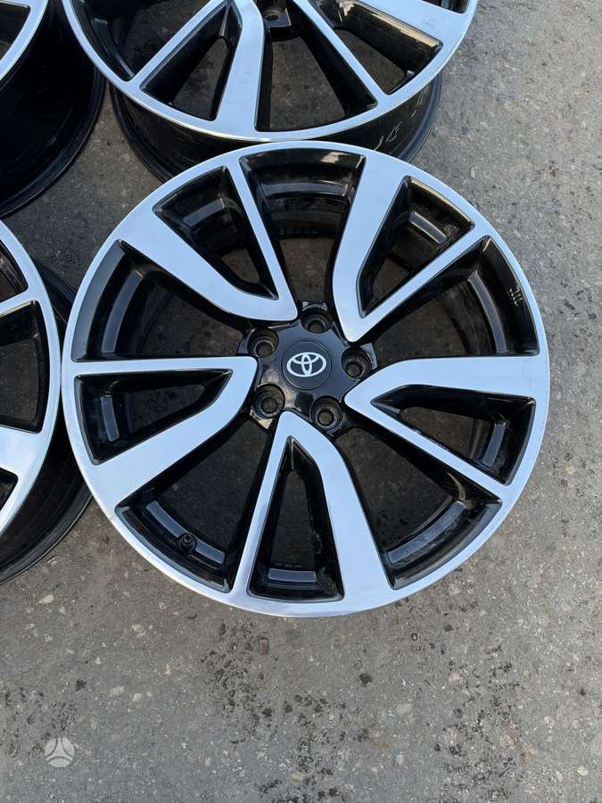 Toyota CHR, light alloy, R19
