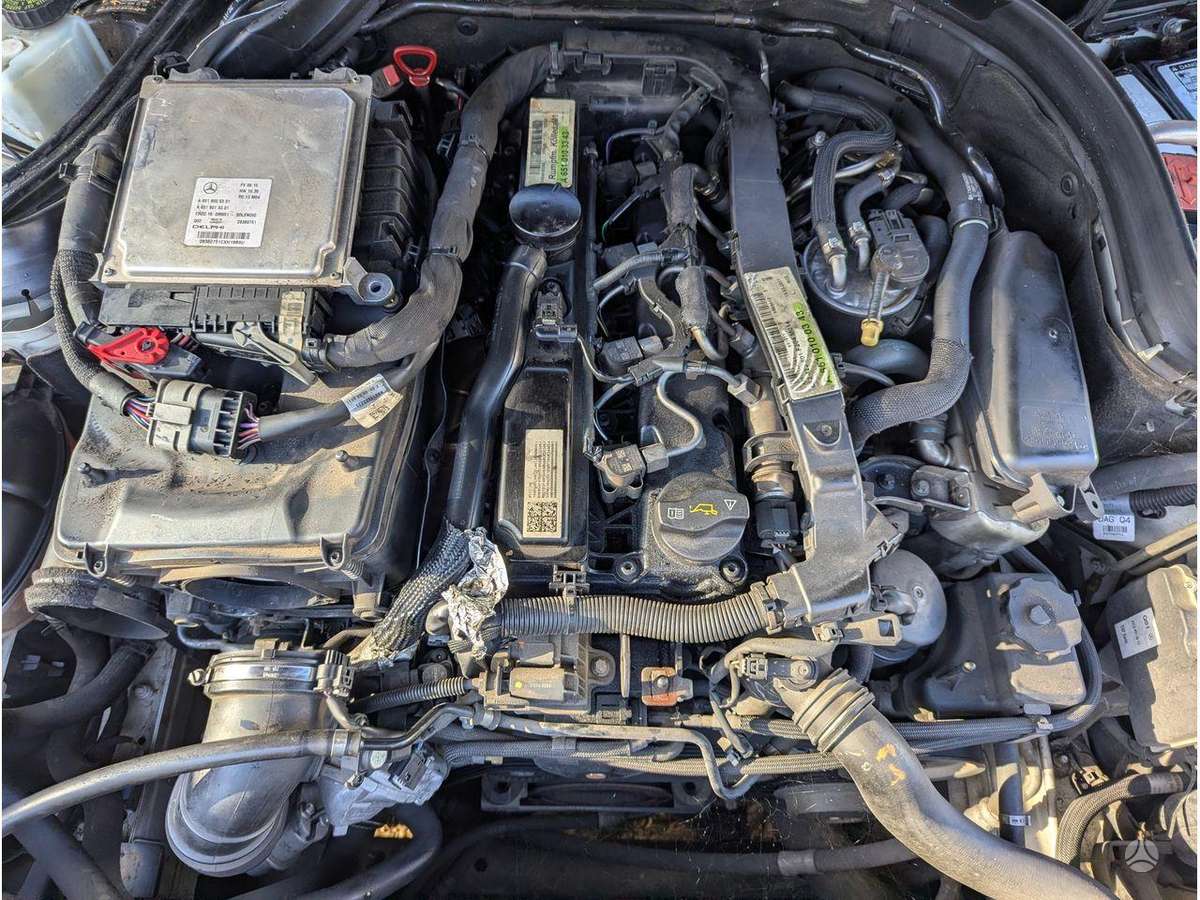 Mercedes-Benz E250 engine