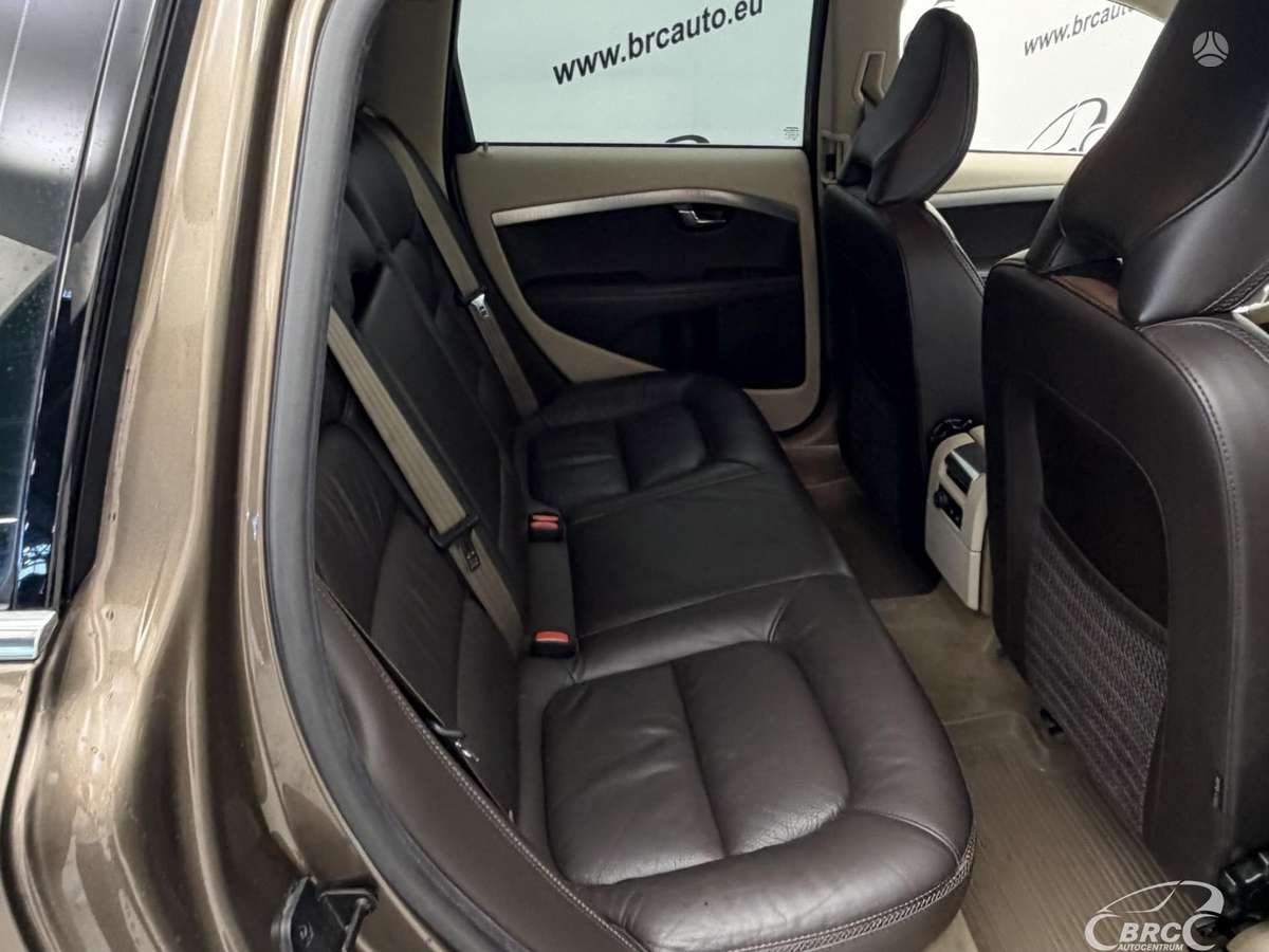 Volvo XC70, 2.4 l., wagon