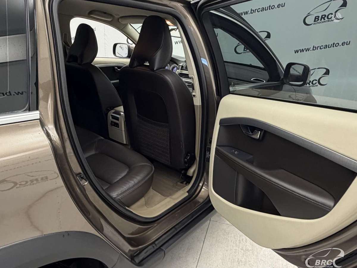 Volvo XC70, 2.4 l., wagon