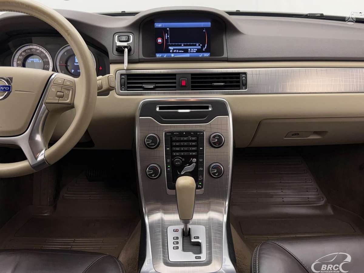 Volvo XC70, 2.4 l., wagon