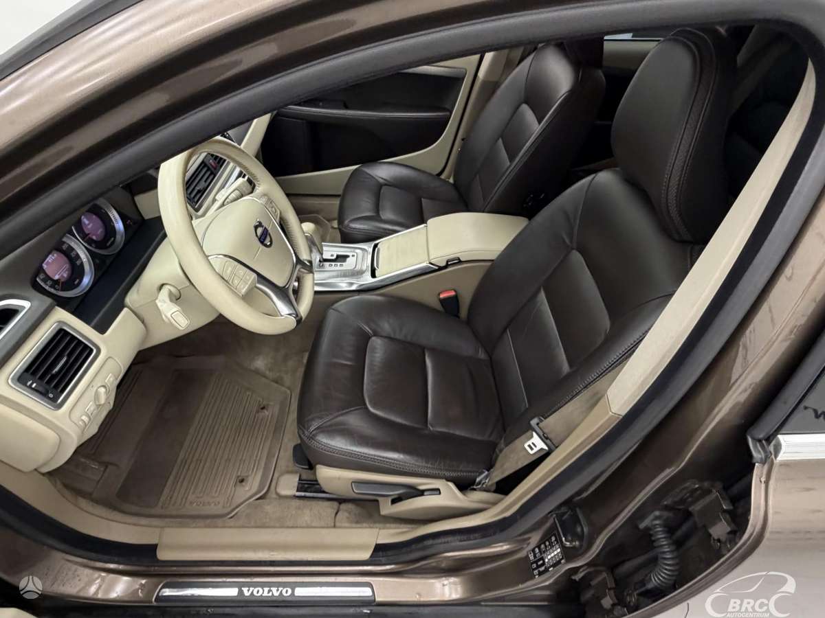Volvo XC70, 2.4 l., wagon