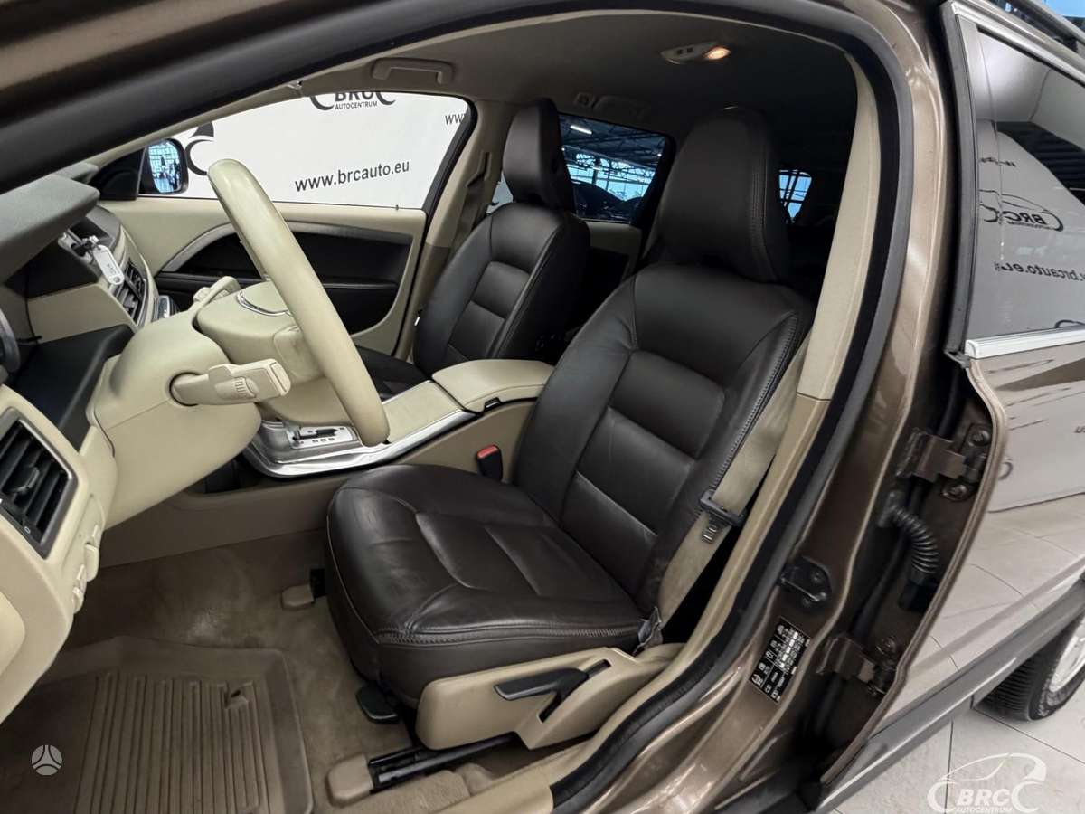 Volvo XC70, 2.4 l., wagon