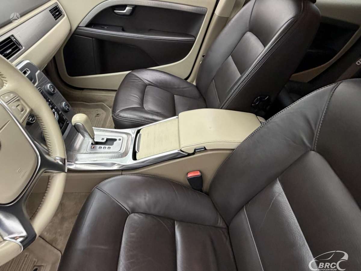 Volvo XC70, 2.4 l., wagon