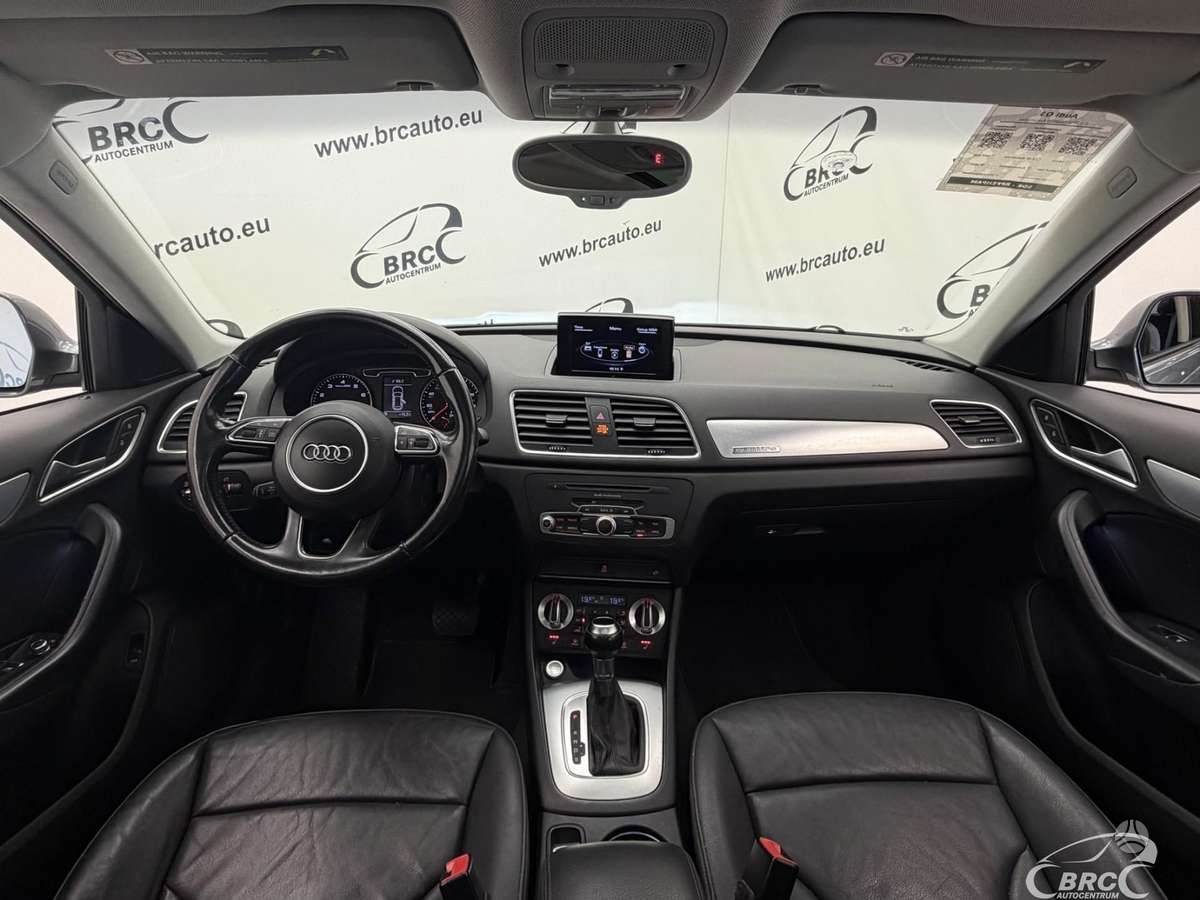 Audi Q3, 2.0 l., off-road / crossover