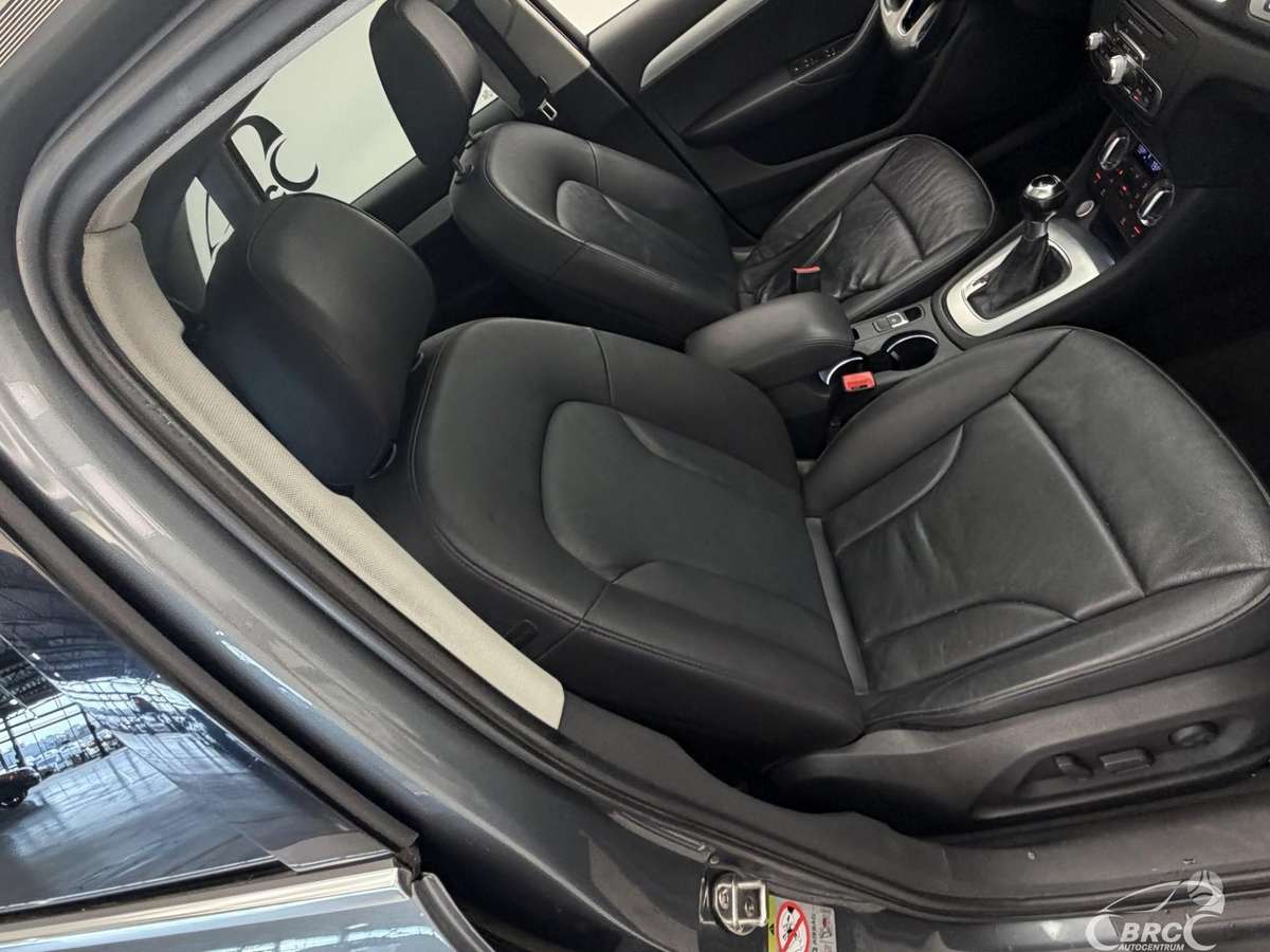 Audi Q3, 2.0 l., off-road / crossover