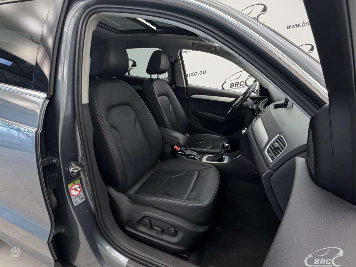 Audi Q3, 2.0 l., off-road / crossover