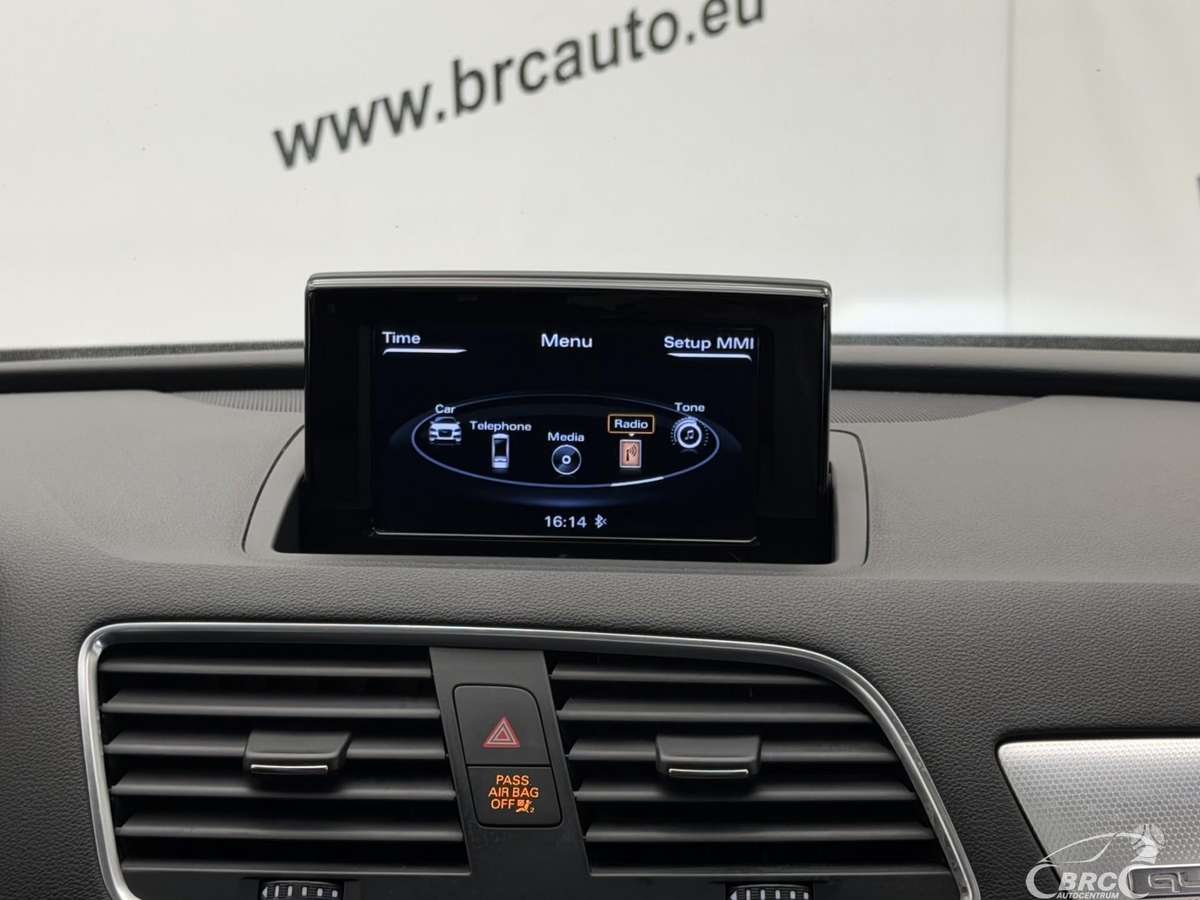 Audi Q3, 2.0 l., off-road / crossover