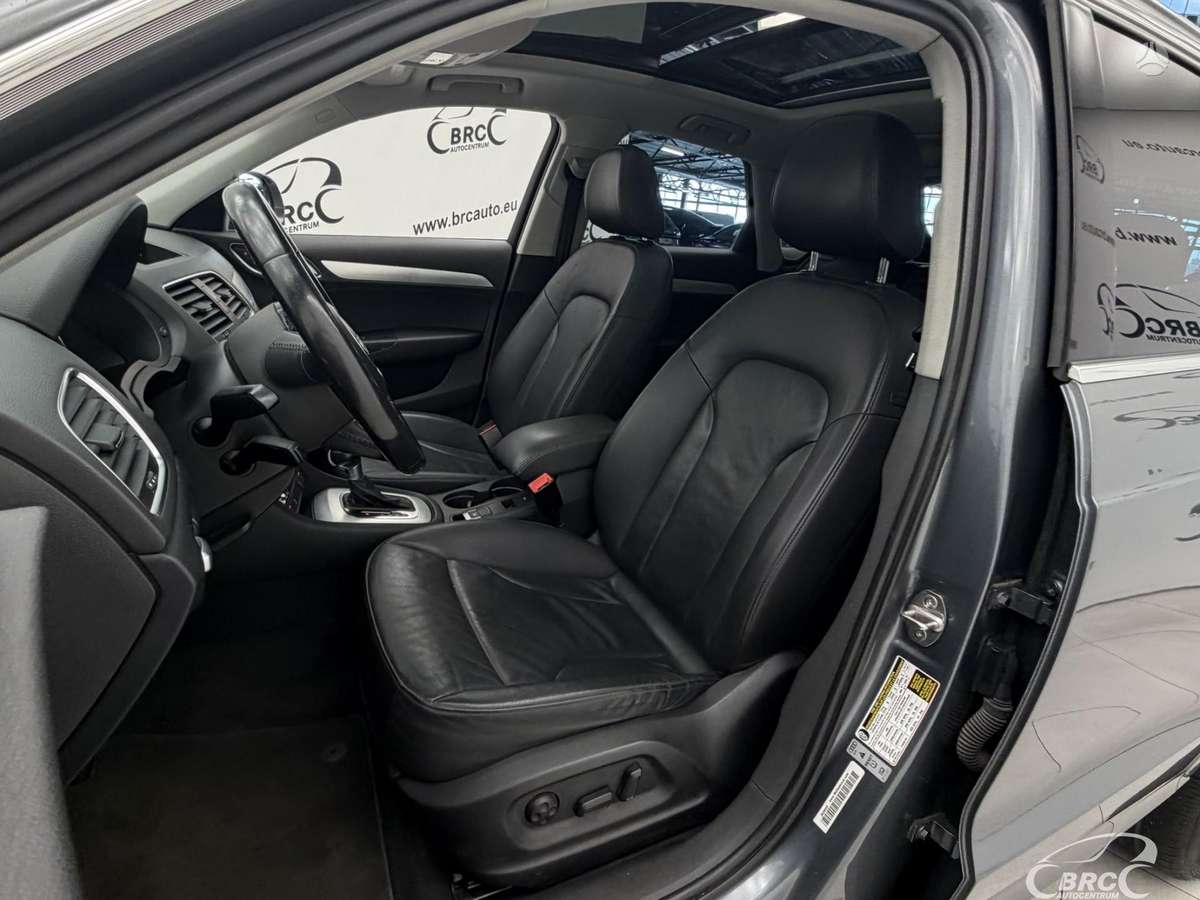 Audi Q3, 2.0 l., off-road / crossover