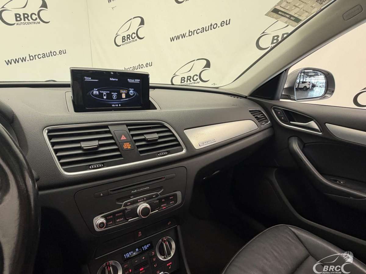 Audi Q3, 2.0 l., off-road / crossover