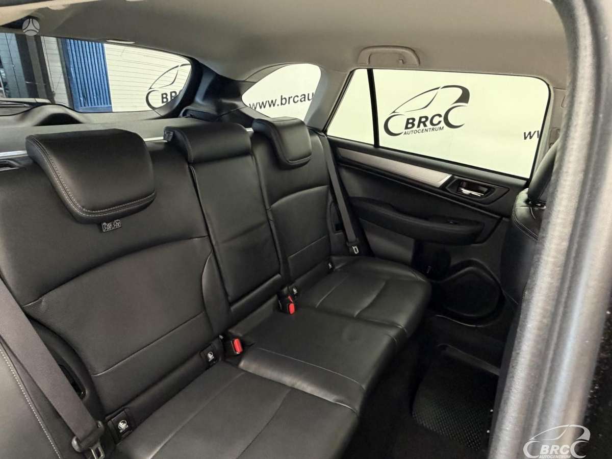Subaru Outback, 2.5 l., off-road / crossover
