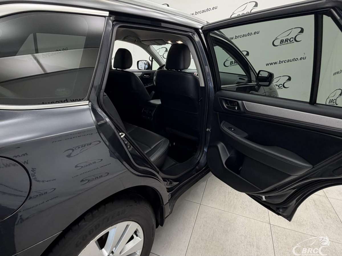 Subaru Outback, 2.5 l., off-road / crossover