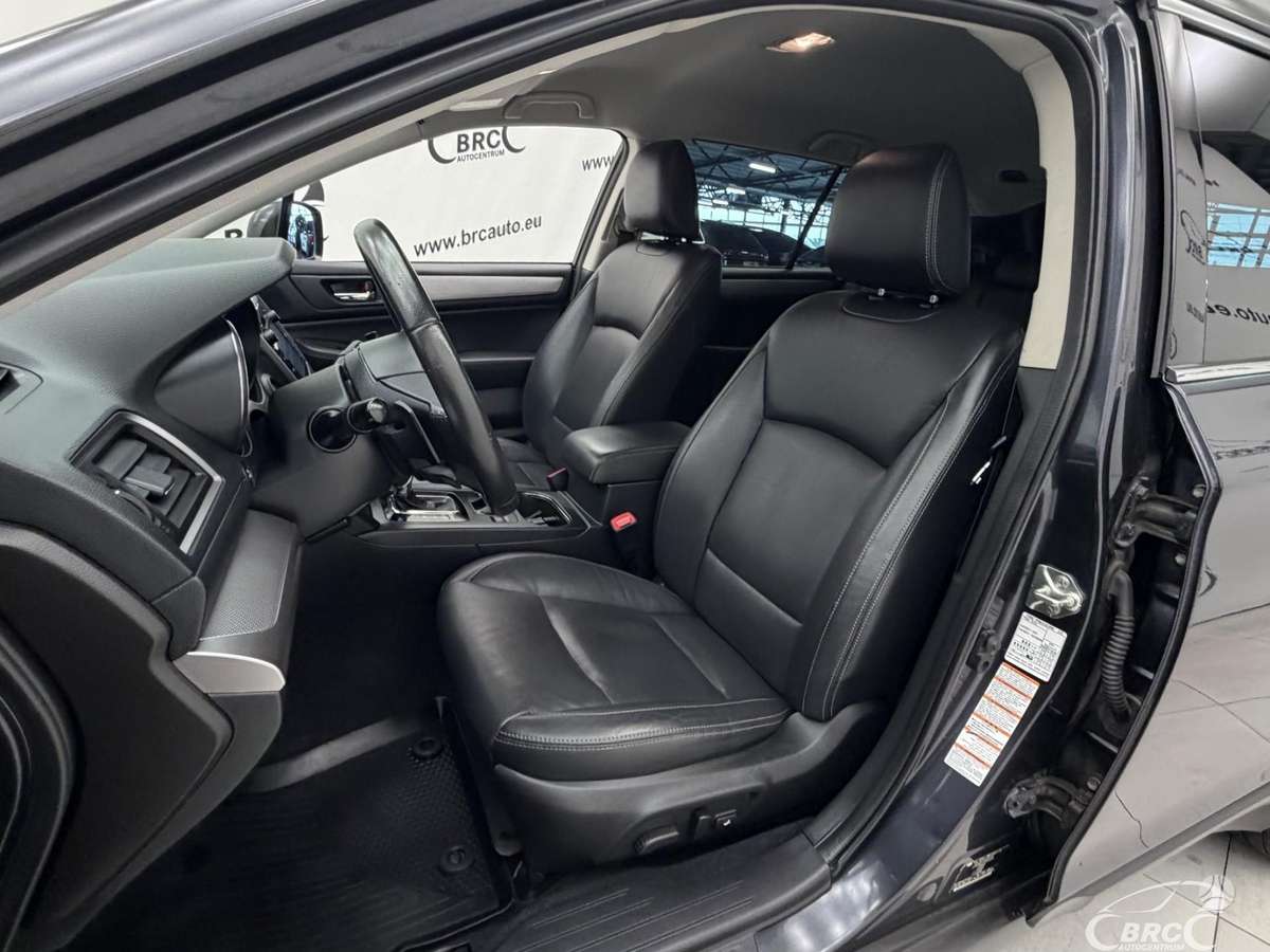 Subaru Outback, 2.5 l., off-road / crossover