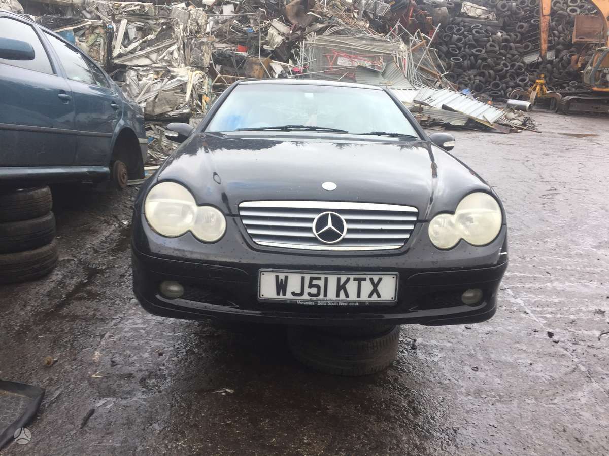 Mercedes-Benz C220