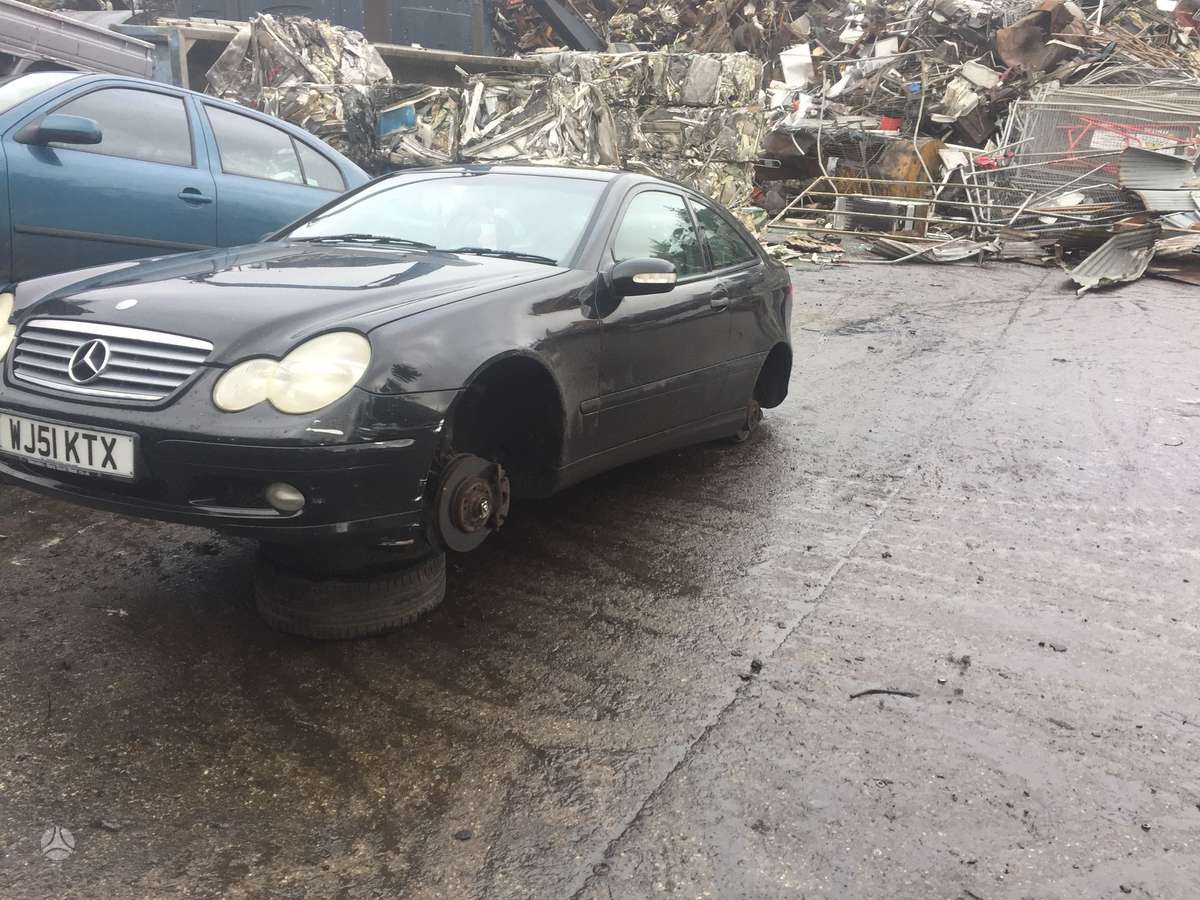 Mercedes-Benz C220