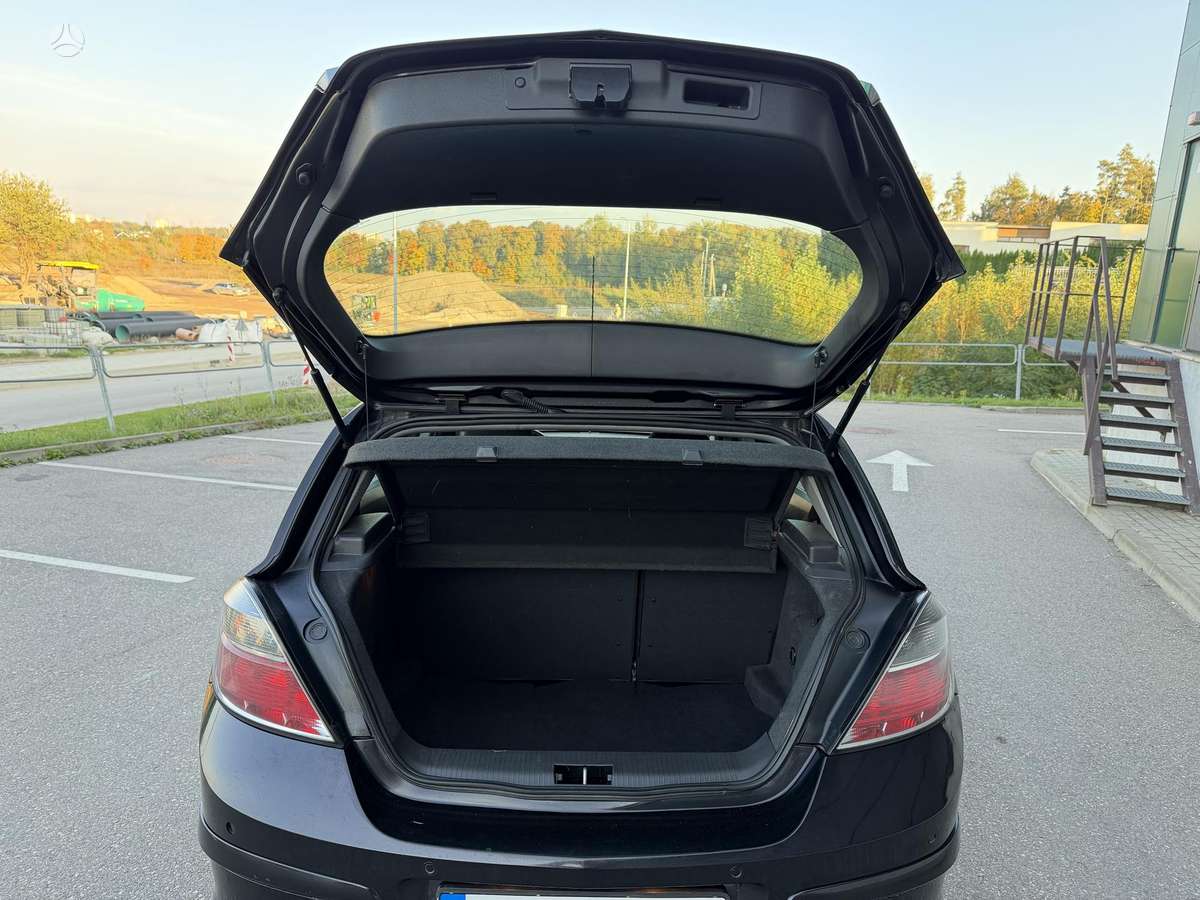 Opel Astra, 1.8 l., hatchback