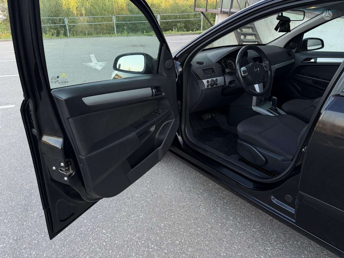 Opel Astra, 1.8 l., Хэтчбек