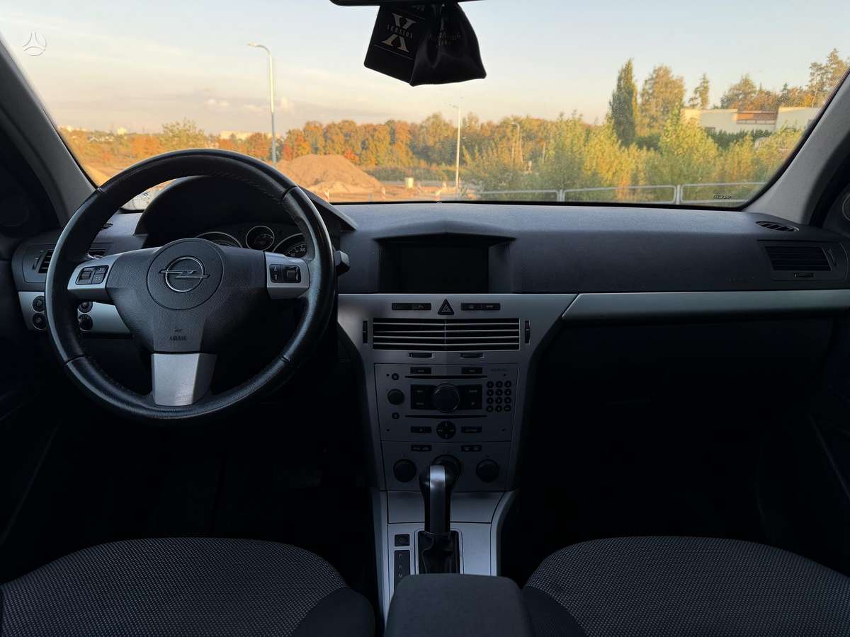 Opel Astra, 1.8 l., hatchback