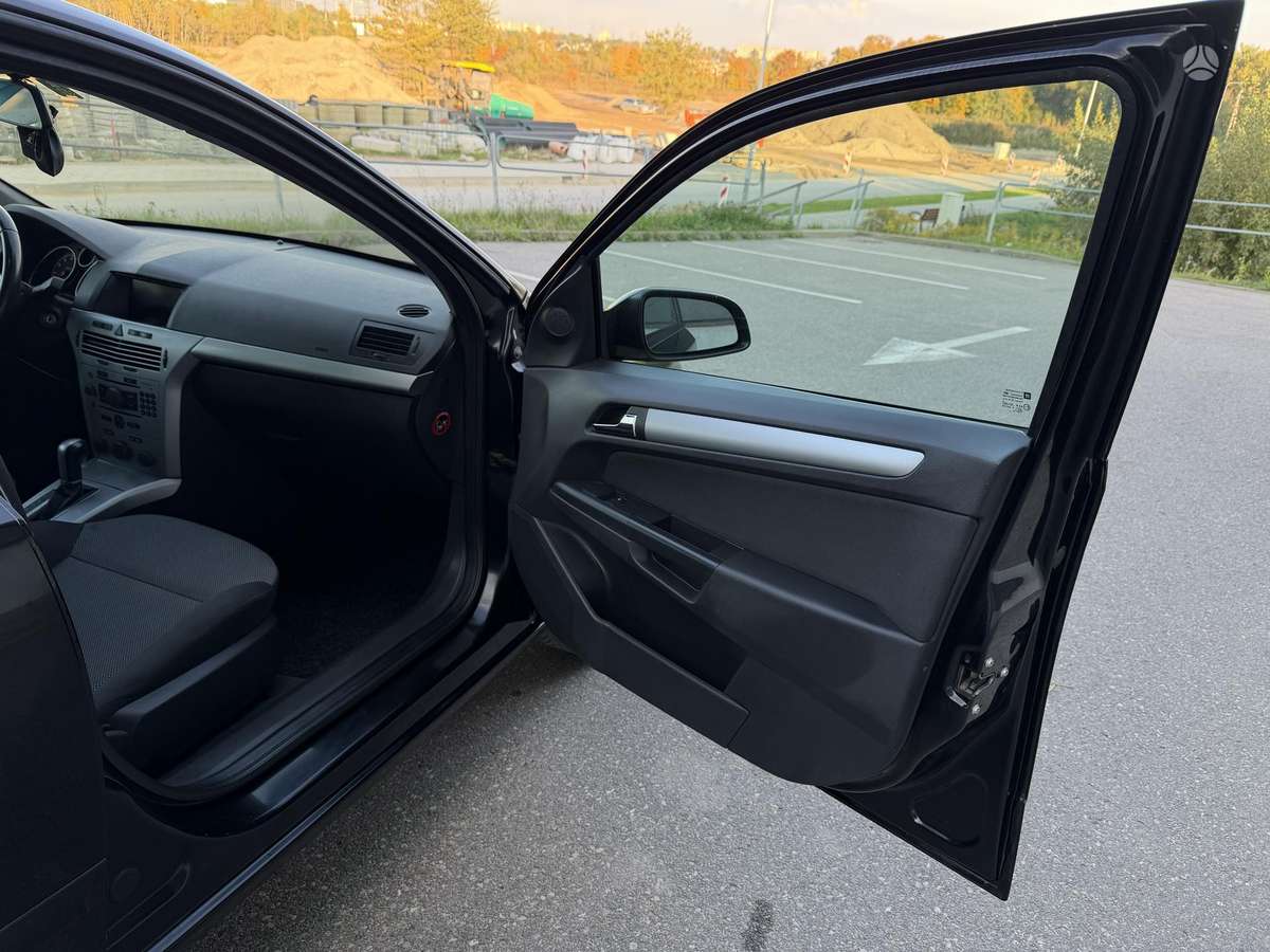 Opel Astra, 1.8 l., hatchback