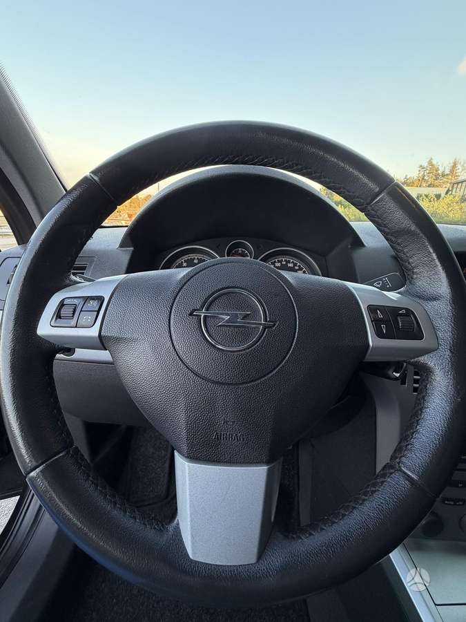 Opel Astra, 1.8 l., hatchback