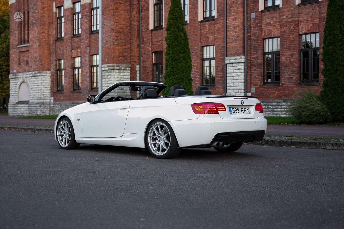 BMW 330, Кабриолет