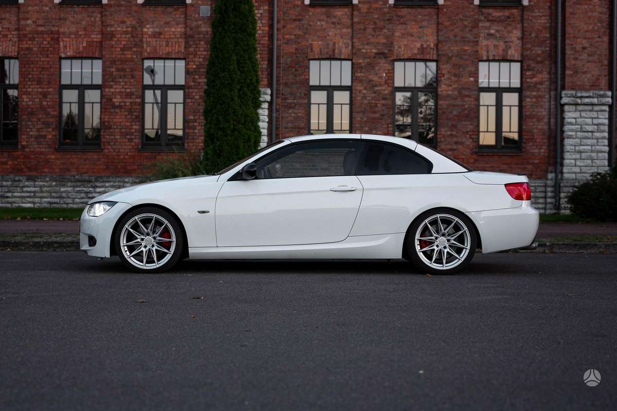 BMW 330, Кабриолет