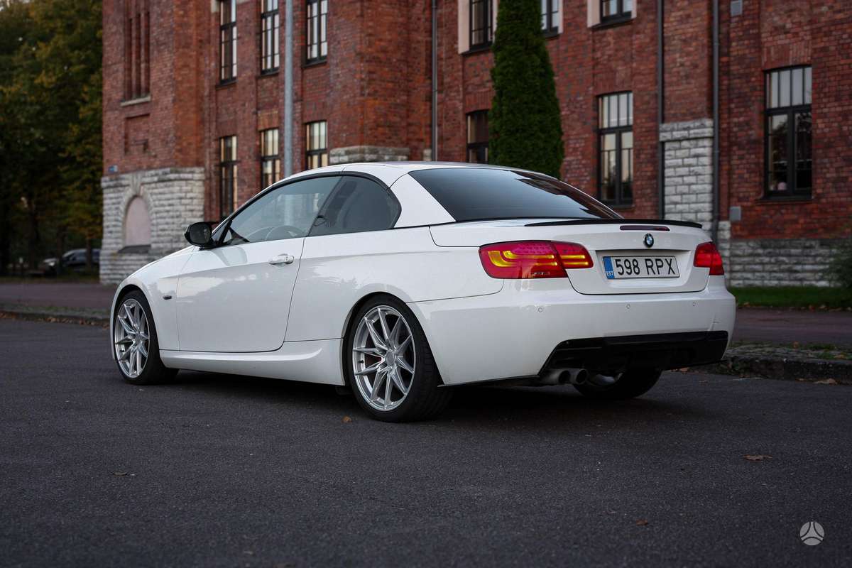 BMW 330, Кабриолет
